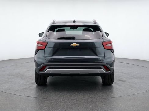 Used 2025 Chevrolet Trax LT FWD image 7