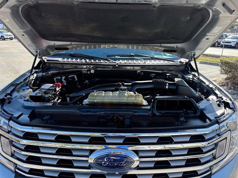 Used 2020 Ford Expedition Limited image 36