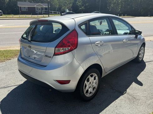 Used 2013 Ford Fiesta SE w/ Super Fuel Economy Pkg image 6