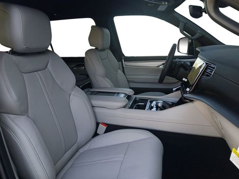 New 2026 Jeep Grand Wagoneer L 2WD image 24