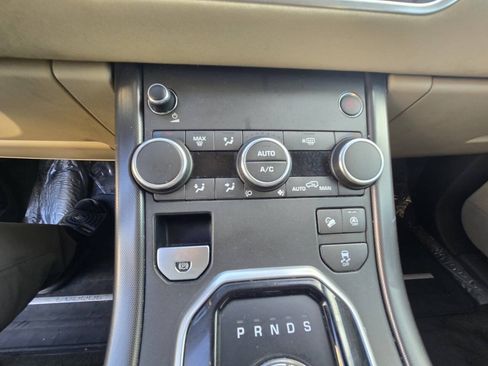 Used 2019 Land Rover Range Rover Evoque SE AWD/4WD image 20