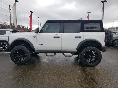 Used 2022 Ford Bronco Badlands image 7