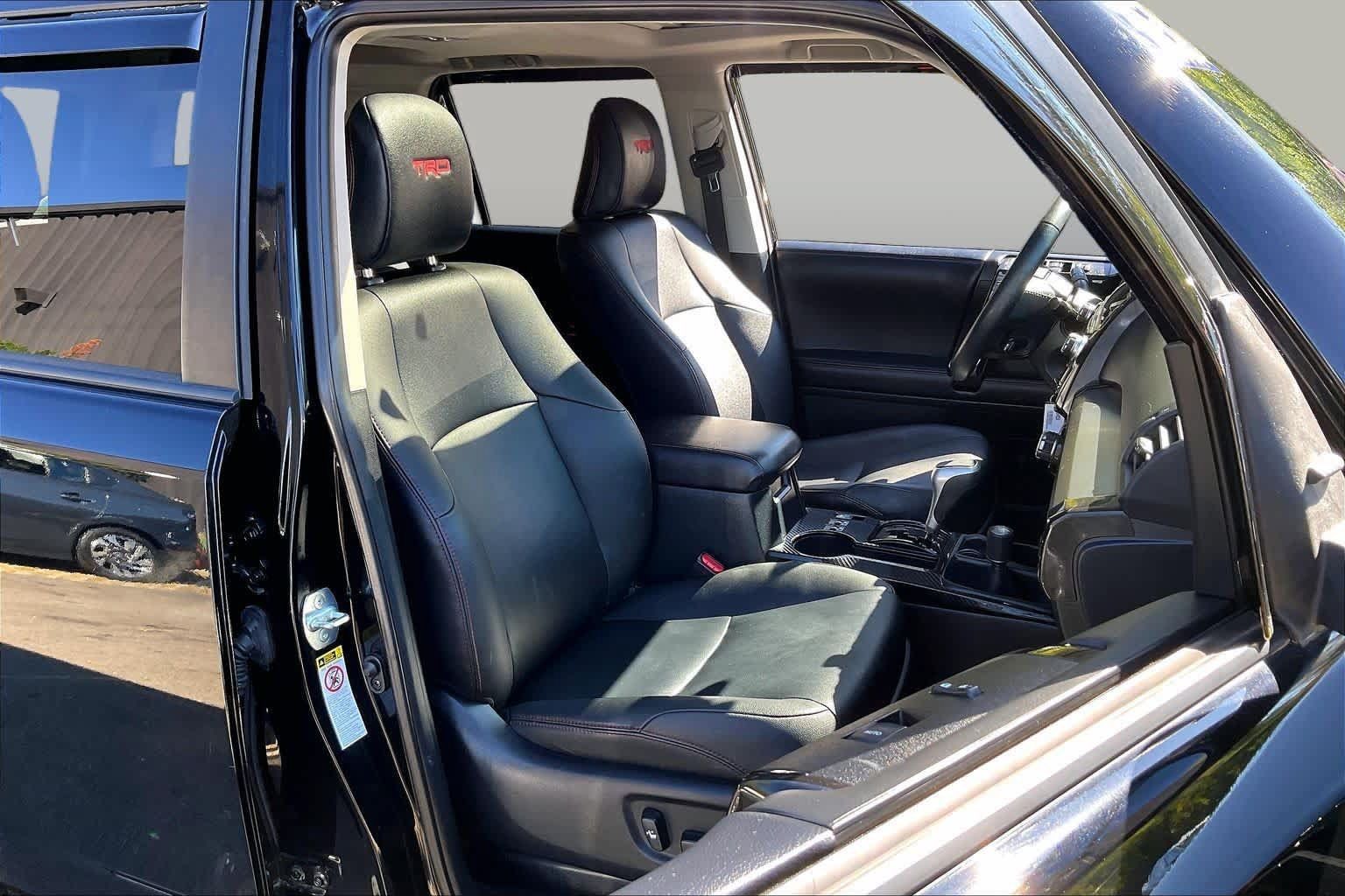 Used 2019 Toyota 4Runner TRD Off-Road Premium AWD/4WD image 9