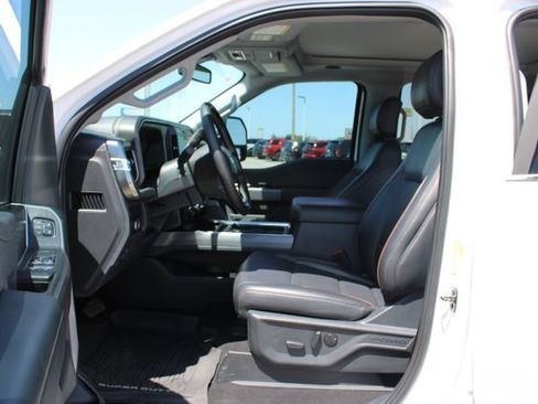 Used 2025 Ford F250 Lariat w/ Lariat Ultimate Package AWD/4WD image 15