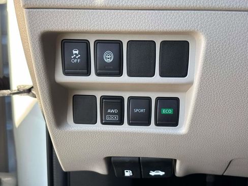 Used 2020 Nissan Rogue Sport SV image 16