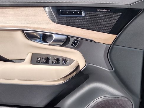 New 2026 Volvo XC90 B6 Plus w/ Protection Package Premier image 3