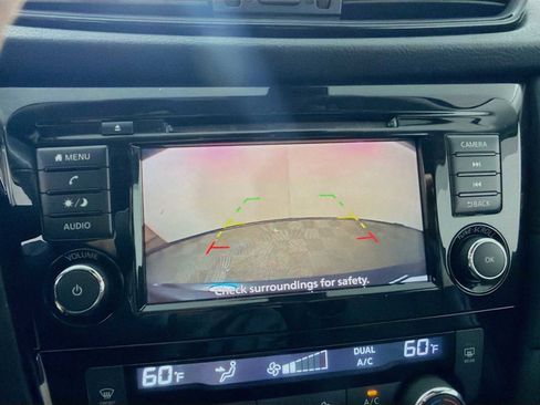 Used 2019 Nissan Rogue SV AWD/4WD image 11