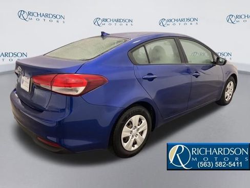 Used 2017 Kia Forte LX image 5
