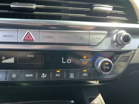 Used 2022 Kia Telluride EX w/ EX Premium Package image 23