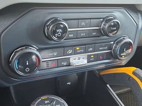 Certified 2022 Ford Bronco Badlands AWD/4WD image 9