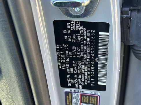 Used 2025 Kia Sorento SX FWD image 37