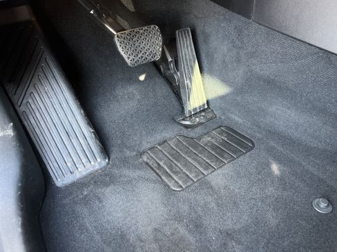 Used 2025 BMW X3 xDrive30i w/ Premium Package image 17