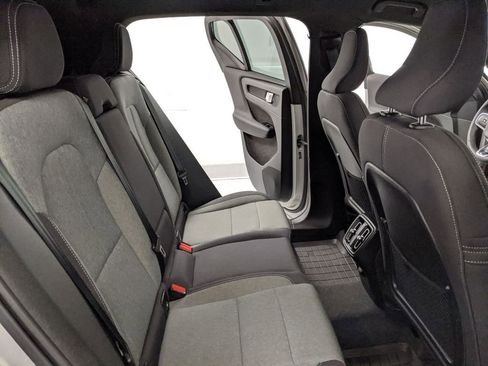 Used 2024 Volvo XC40 B5 Core AWD/4WD image 18