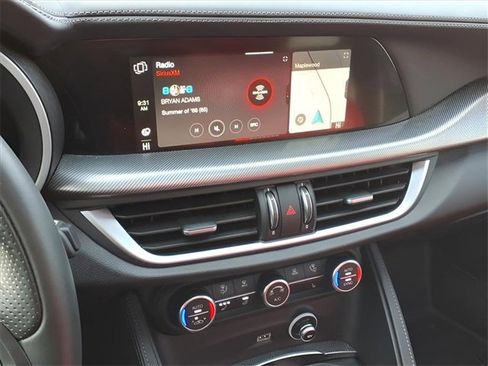 Used 2024 Alfa Romeo Stelvio Veloce image 9