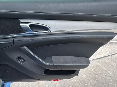 Used 2015 Porsche Panamera GTS image 25