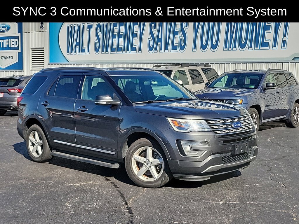 Used 2017 Ford Explorer XLT w/ Equipment Group 202A AWD/4WD image 31