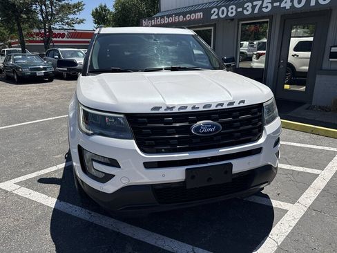 Used 2017 Ford Explorer Sport w/ Equipment Group 401A AWD/4WD image 9