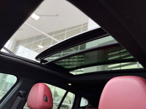 Used 2022 BMW X4 M40i w/ Premium Package image 11