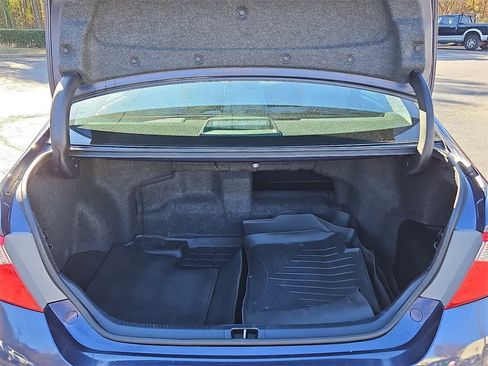 Used 2016 Toyota Camry LE image 29