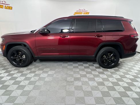 Used 2022 Jeep Grand Cherokee L Laredo RWD image 2