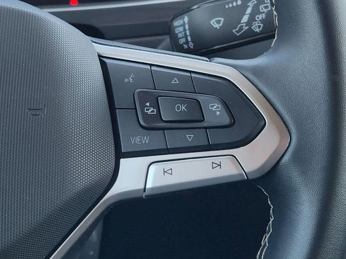 Used 2024 Volkswagen Tiguan SE image 29