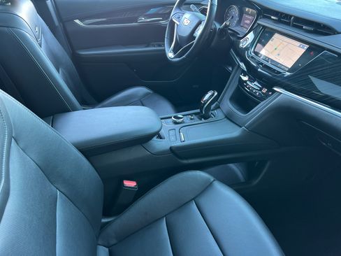 Used 2021 Cadillac XT6 Premium Luxury FWD image 17