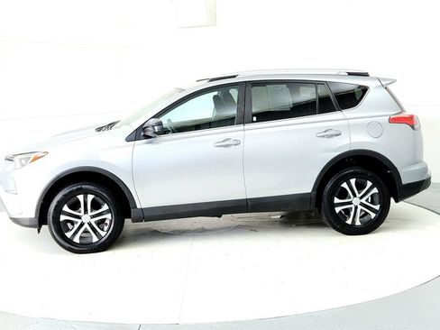 Used 2016 Toyota RAV4 LE AWD/4WD image 3