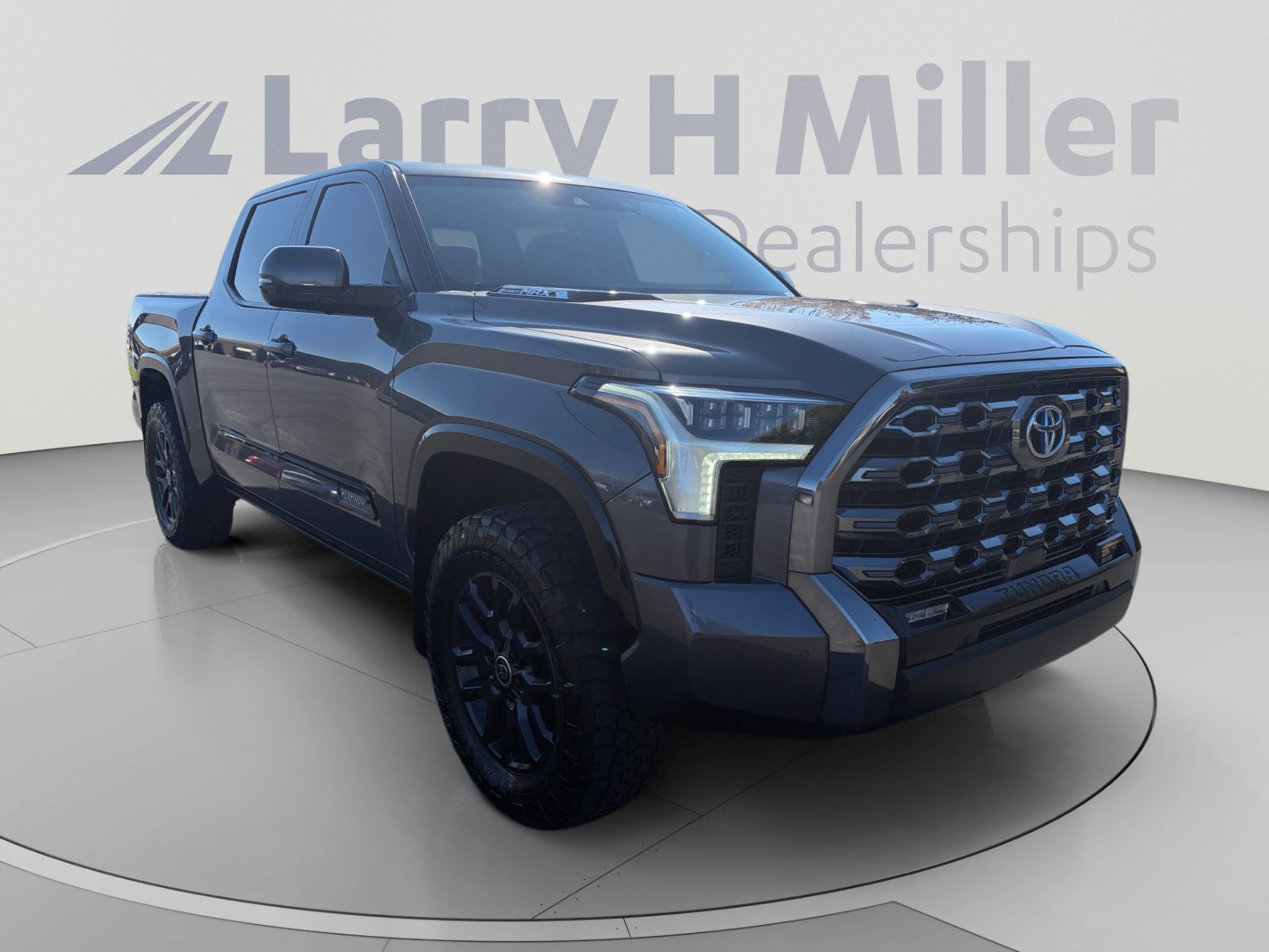 Used 2024 Toyota Tundra Platinum AWD/4WD image 7