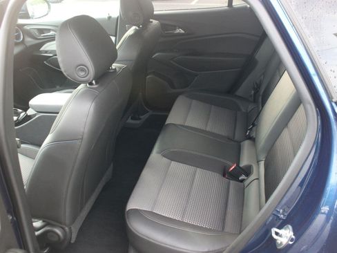 Used 2024 Chevrolet Trax LT FWD image 30