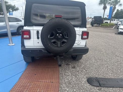 Used 2018 Jeep Wrangler Unlimited Sport S AWD/4WD image 22