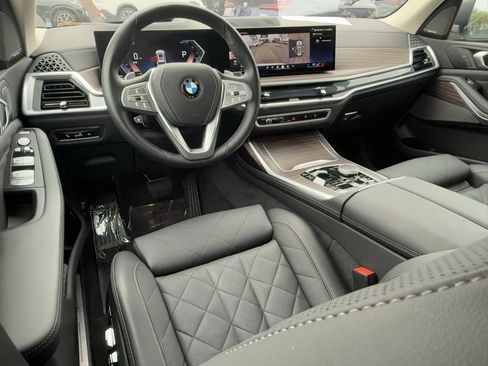 Used 2025 BMW X7 xDrive40i image 31