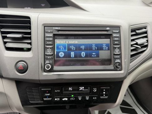 Used 2012 Honda Civic Hybrid Sedan image 12
