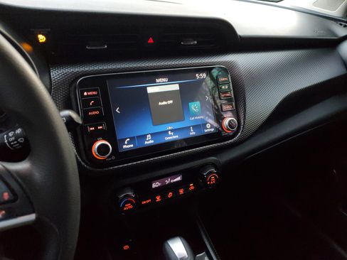 Used 2021 Nissan Kicks SV image 25