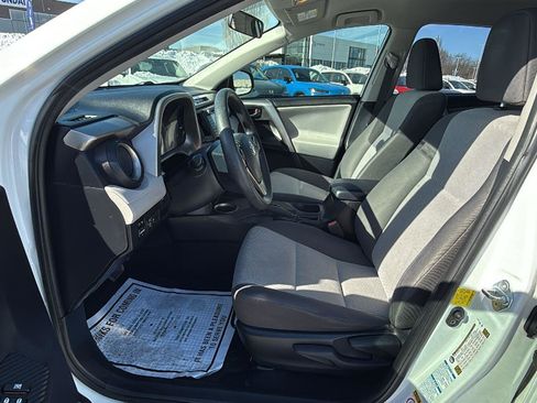 Used 2015 Toyota RAV4 LE image 25