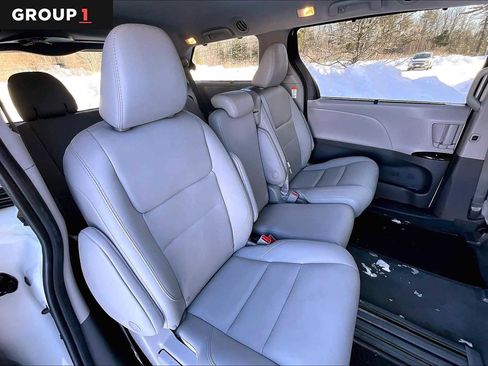 Certified 2020 Toyota Sienna XLE w/ XLE Navigation Package image 20