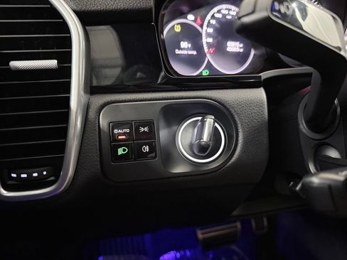 Used 2019 Porsche Cayenne S AWD/4WD image 23