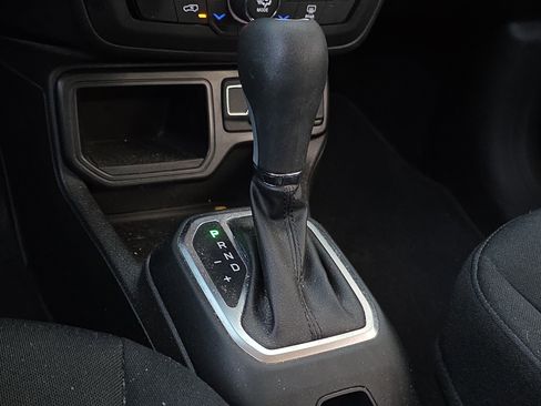 Used 2019 Jeep Renegade Latitude image 20