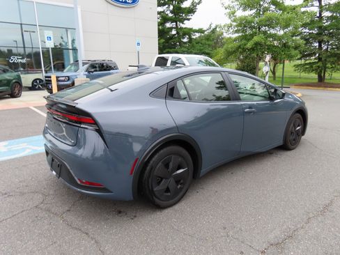 Used 2024 Toyota Prius LE image 4