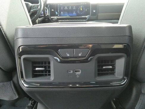 Used 2025 Chevrolet Silverado 2500 ZR2 AWD/4WD image 21