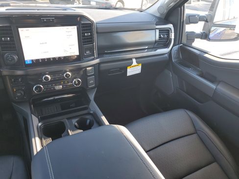 New 2026 Ford F250 Lariat w/ Black Appearance Package image 15