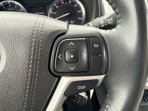 Used 2016 Toyota Highlander Plus AWD/4WD image 13