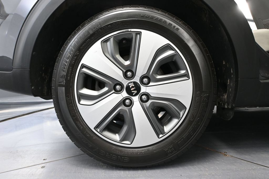 Used 2019 Kia Niro EX FWD image 11