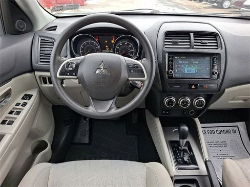 Used 2020 Mitsubishi Outlander Sport ES image 11