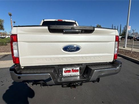 Used 2018 Ford F250 Lariat w/ Lariat Value Package image 5
