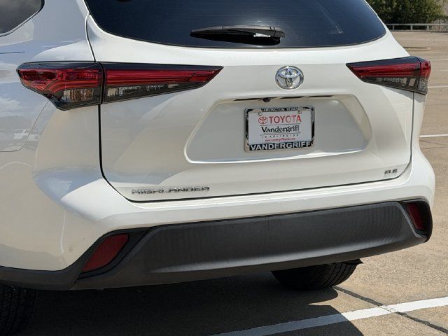 Used 2021 Toyota Highlander XLE FWD image 6