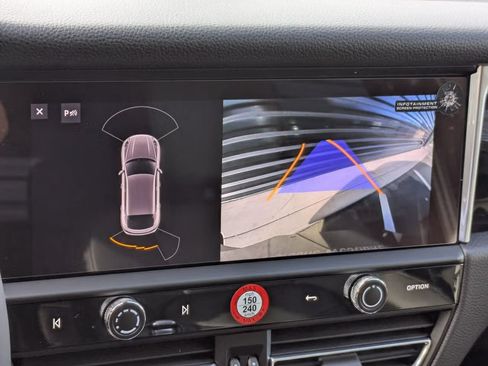 Certified 2026 Porsche Macan AWD/4WD image 20