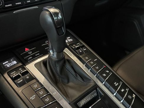 Used 2017 Porsche Macan S AWD/4WD image 22