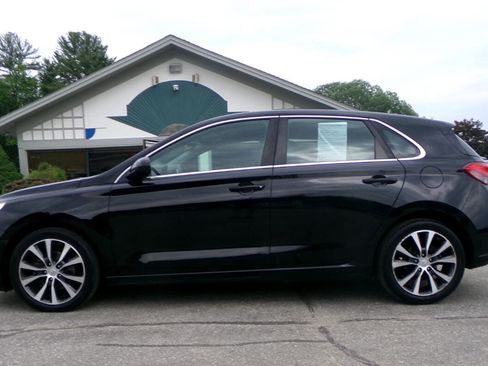 Used 2018 Hyundai Elantra GT image 6