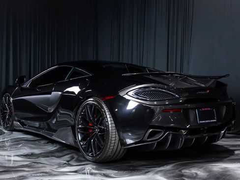 Used 2017 McLaren 570S Coupe RWD image 15