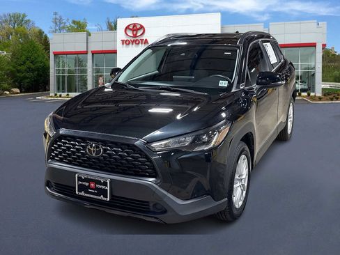 Used 2022 Toyota Corolla Cross LE w/ Moonroof Package AWD/4WD image 1